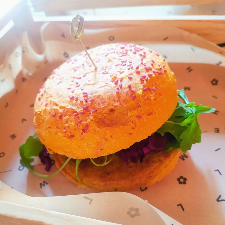 photo of Flower Burger Botanical Burger shared by @koai269 on  02 Oct 2023 - review