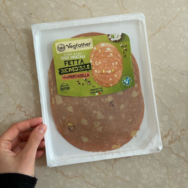 photo of Vegfather Fetta incredibile mortadella shared by @stellaluce on  08 May 2024 - review
