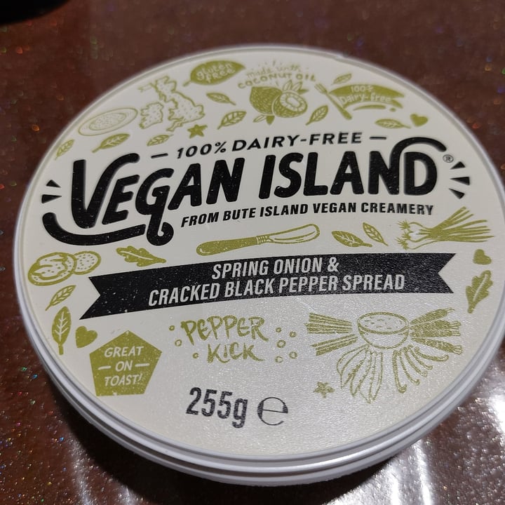 photo of Vegan Island Chive-Spread shared by @silviaddox on  22 Aug 2023 - review