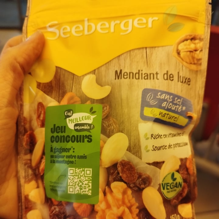 photo of Seeberger Luxury nut and raisin mix shared by @sorinaparis on  25 Jan 2024 - review