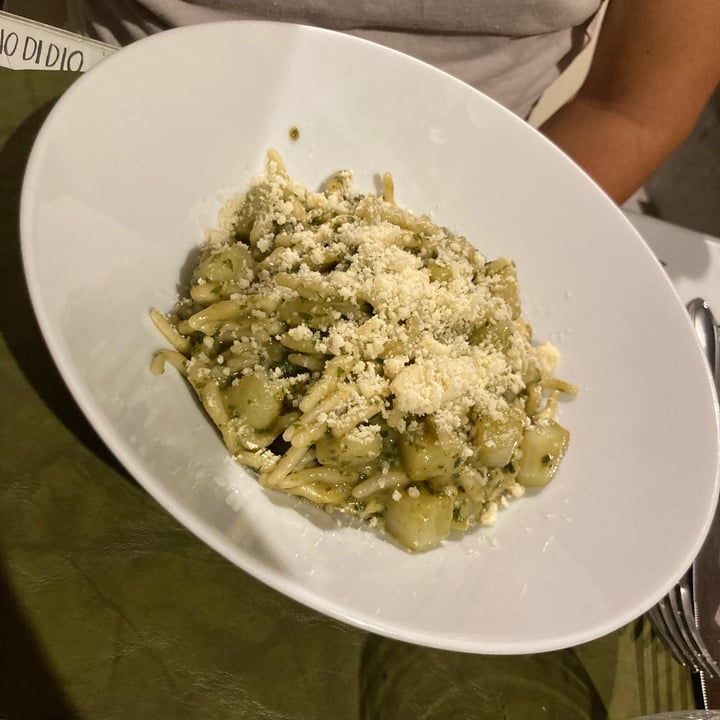 photo of Origami Trofie al Pesto con Fiori Di Zucca E Grattugiato Veg shared by @elixy90 on  18 Sep 2023 - review