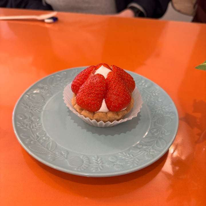 photo of 野菜とおかしの店ふるさと Strawberry Pastry shared by @duckylover on  13 Jan 2025 - review