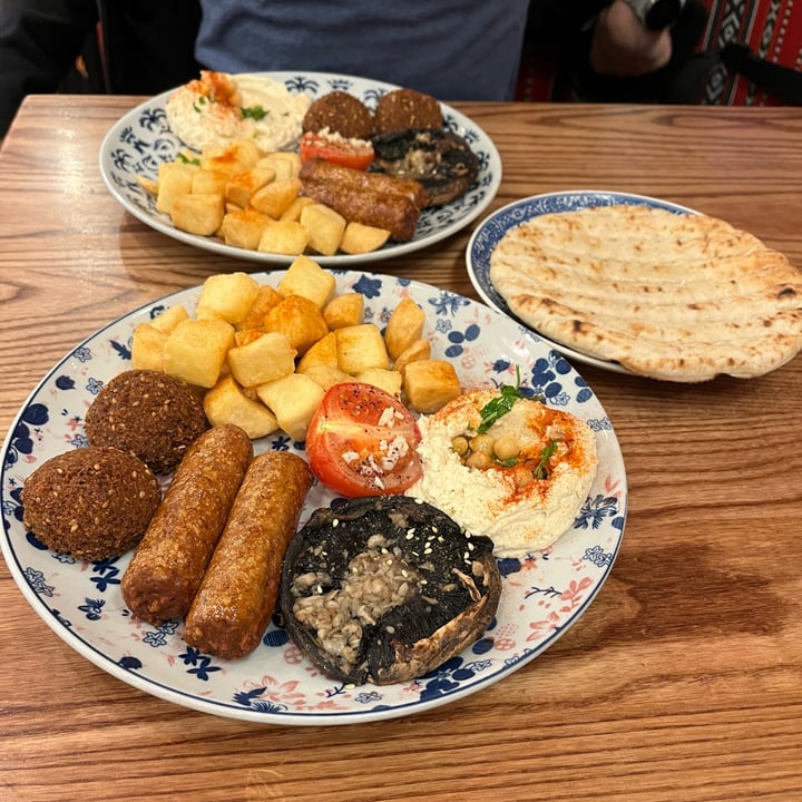 photo of Comptoir Libanais Flatbread shared by @alistar on  12 Oct 2025 - review