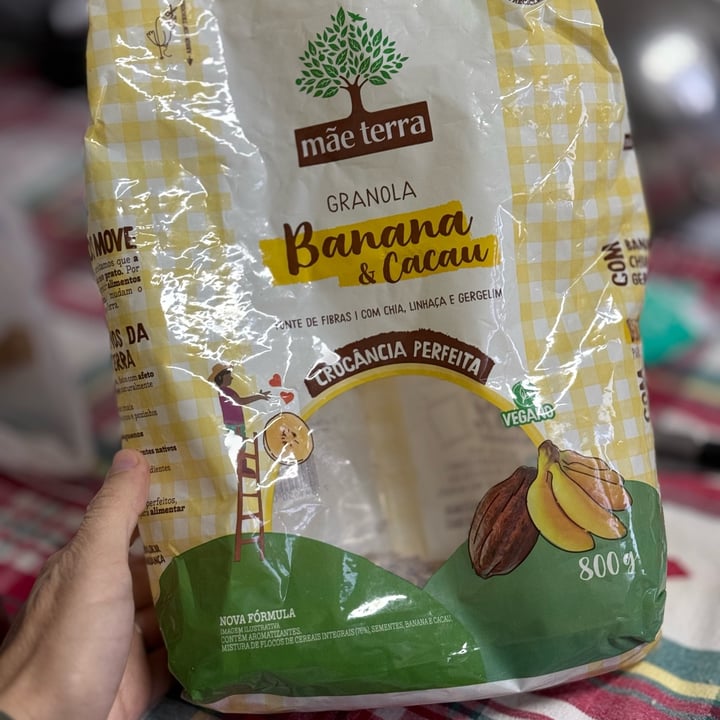 photo of Granola Mãe Terra granola de banana e cacau  e cereais shared by @fefaillace on  29 May 2024 - review