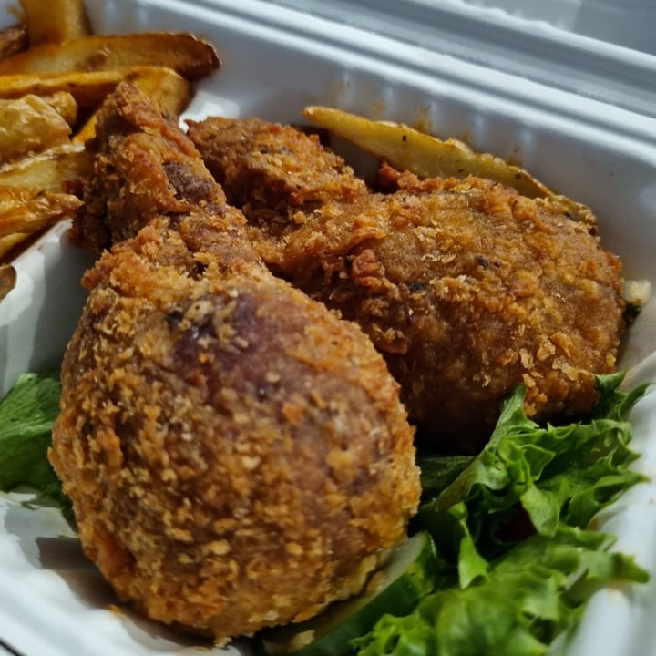 photo of Vegan Butcherie by Romeo & Vero (Delivery and Takeaway) Crispy Chicken shared by @carmz on  31 Oct 2023 - review