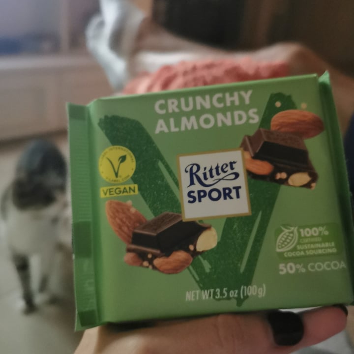 photo of Ritter Sport Crunchy Almonds shared by @lindatheweirda on  19 Oct 2023 - review