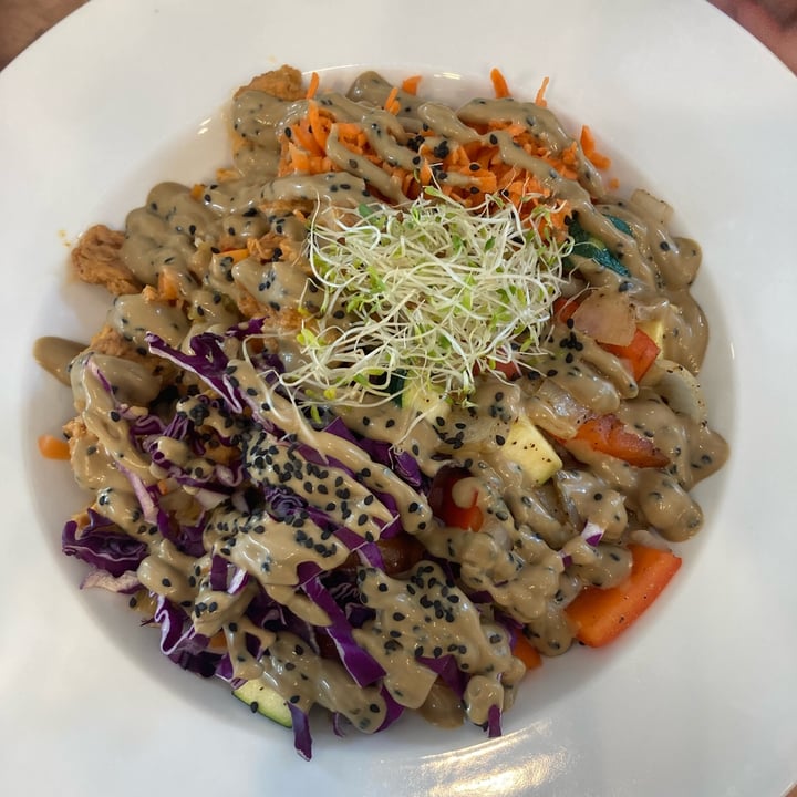photo of Plantitude Spicy Lemongrass Chikin & Veg Bowl shared by @miranda24680 on  23 Jun 2024 - review