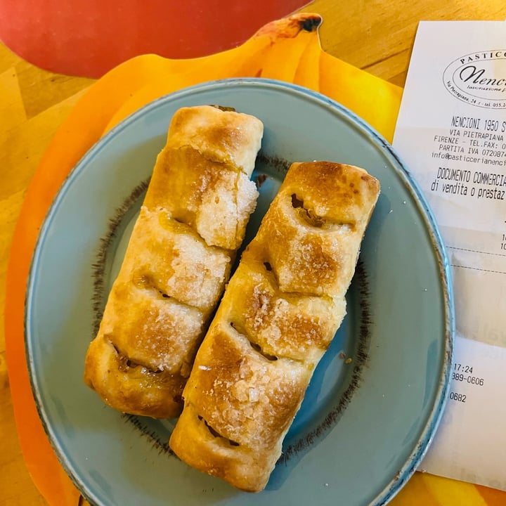photo of Pasticceria Nencioni Sfogliatina di mele shared by @miba on  06 Oct 2025 - review