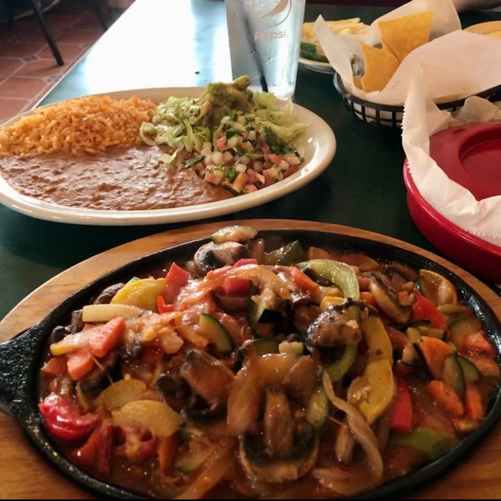 photo of Aztecas Family Mexican Restaurant Vegetarian Fajitas shared by @lilyycaroline on  30 Jan 2024 - review