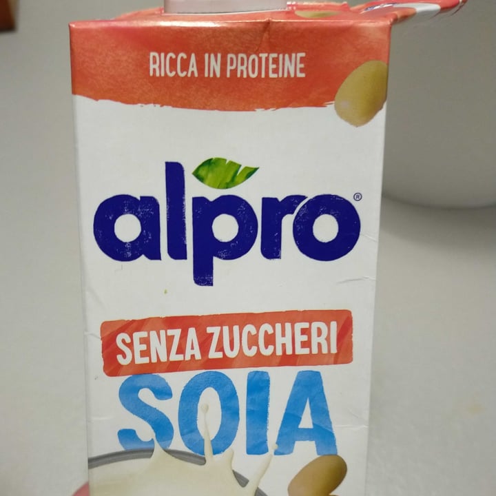 photo of Alpro latte soia senza zucchero shared by @greengiu on  20 Apr 2025 - review