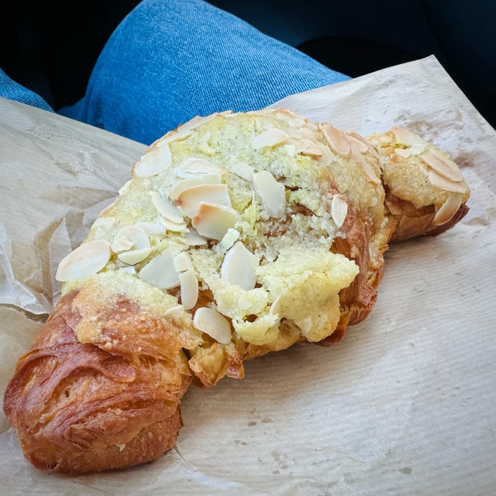photo of Cradle Almond Crossiant shared by @leevardy on  19 Jan 2024 - review