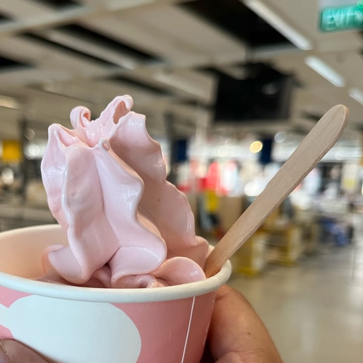 photo of IKEA Tampines vegan strawberry ice cream shared by @soy-orbison on  14 Dec 2023 - review
