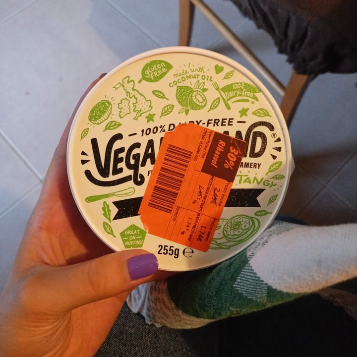 photo of Vegan Island chive spread shared by @martadot on  21 Jun 2024 - review