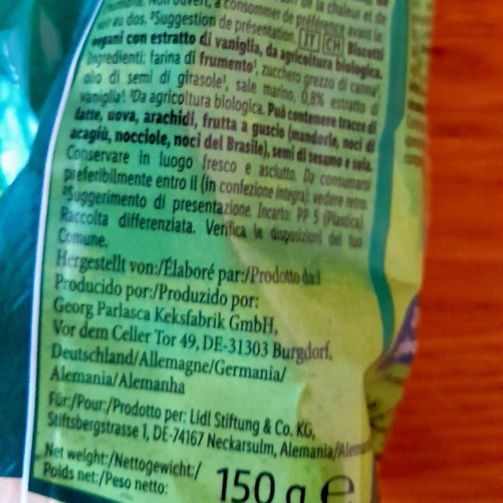 photo of Vemondo Bio Vanilla Biscuits shared by @giulipimpiveg on  12 Jan 2024 - review