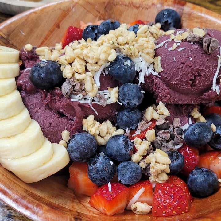 photo of Waffle and Berry Acai Bowl shared by @yourfriendjen on  17 Apr 2024 - review