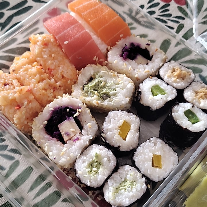 photo of Just Veg! (ALDI Italy) sushi meal shared by @the-vegan-one on  03 Jan 2024 - review