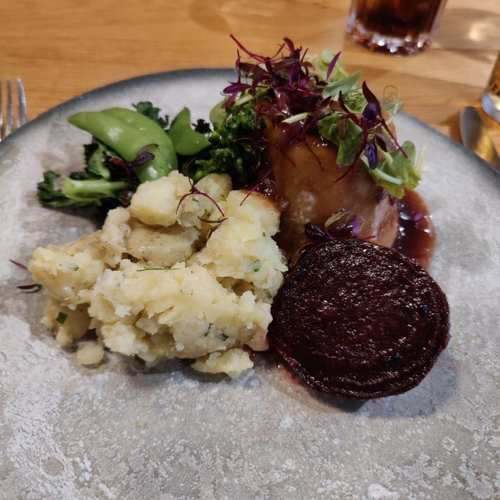 photo of Beck Hall Hotel Mushroom Stroganoff Suet Pud shared by @plumesworld on  14 Sep 2025 - review