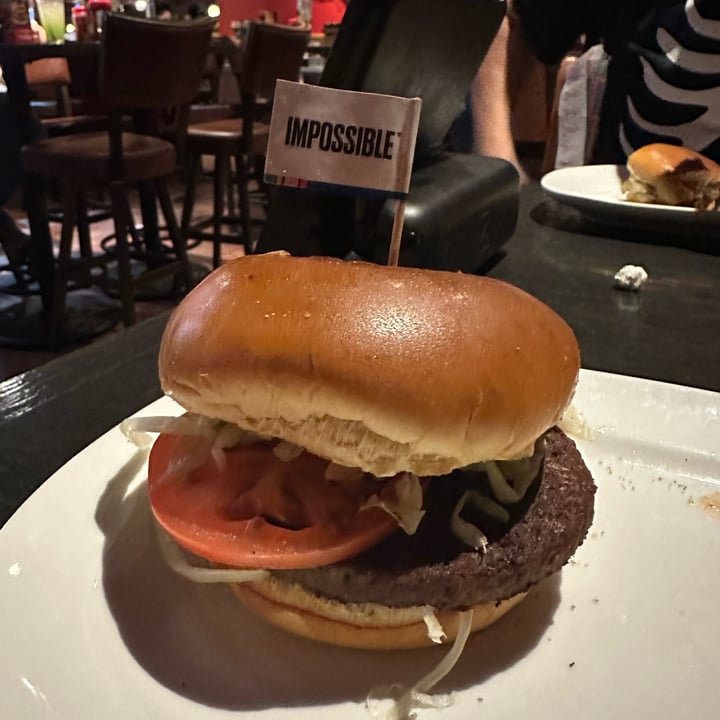 photo of Red Robin Gourmet Burgers and Brews Impossible Cheeseburger (Veganized) shared by @emmajoelle on  22 Oct 2023 - review
