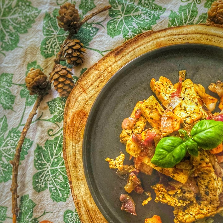 photo of Kioene Tofu Al Basilico E Semi Di Girasole  shared by @federicathewitch on  30 Jul 2024 - review