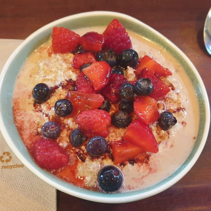 photo of Cornucopia Overnight oats shared by @compassionate1candy on  10 Sep 2023 - review