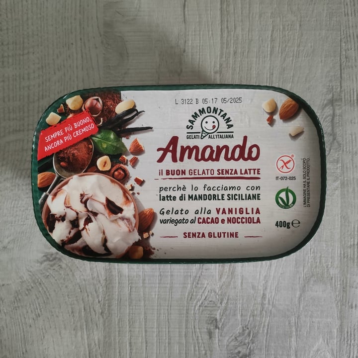 photo of Sammontana Amando Vaniglia Cacao e Nocciola 400g Tub shared by @gege19 on  09 Oct 2023 - review