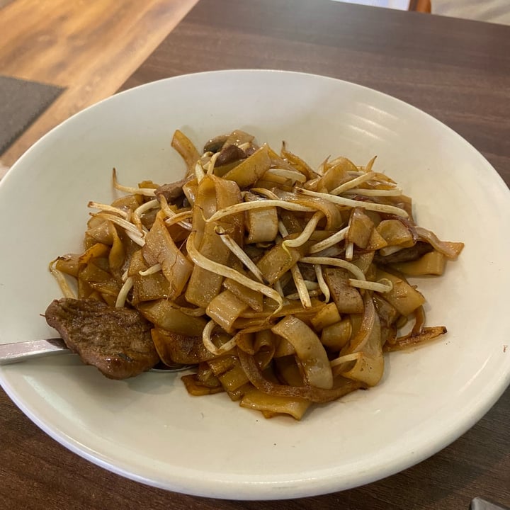 photo of Vegan Planet Stir Fried Beef Ho Fun shared by @gio24601 on  15 Sep 2023 - review