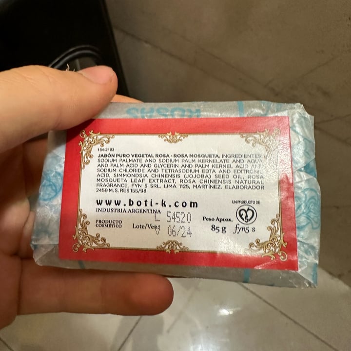 photo of Puro Natural Vegetal JABÓN PURO VEGETAL ROSA • ROSA MOSQUETA, shared by @nicook on  26 Nov 2023 - review