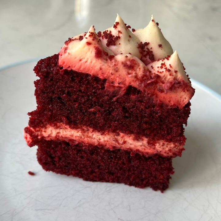 photo of Lola's Cupcakes Vegan Red Velvet Cake shared by @alistar on  01 Oct 2023 - review