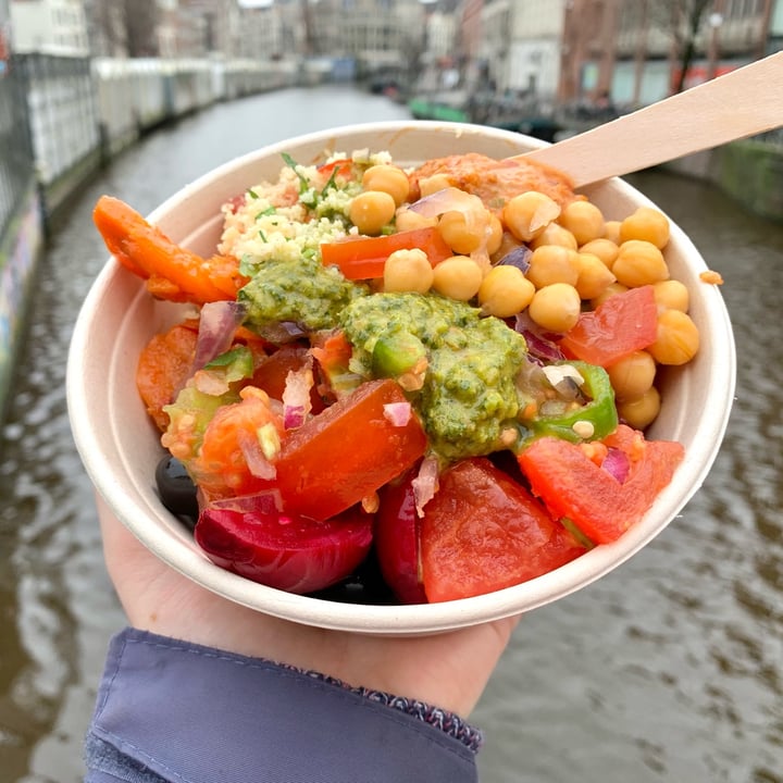 photo of Maoz vegan Salad Bowl shared by @vegpledge on  02 Feb 2024 - review