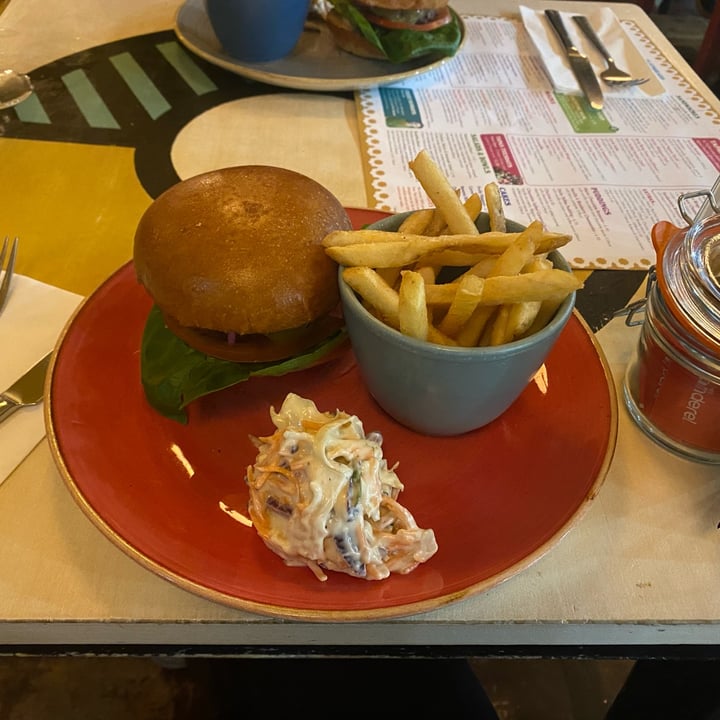 photo of Sacro Lounge Moving Mountains Cheeseburger shared by @joeashwood on  24 Oct 2024 - review