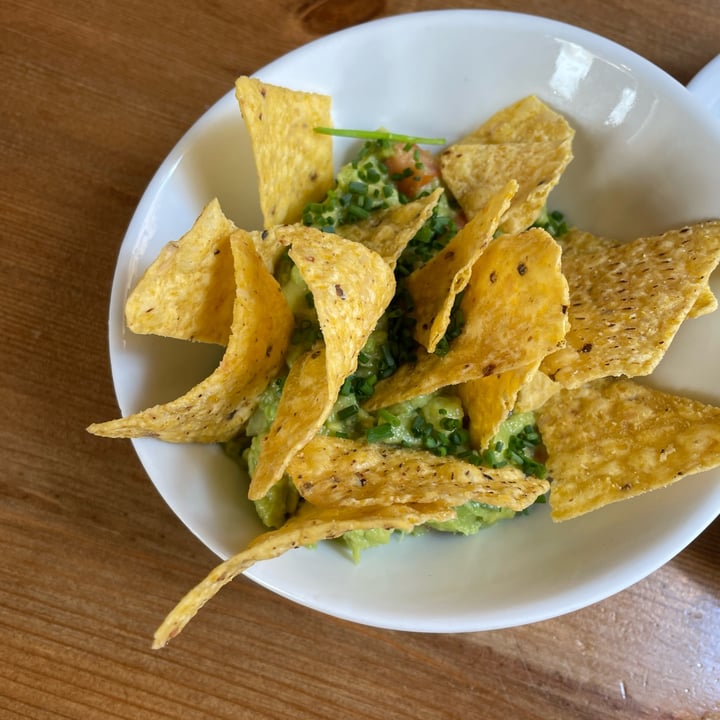 photo of Bar España Guacamole Con Totopos shared by @alicewithcats on  23 Nov 2023 - review