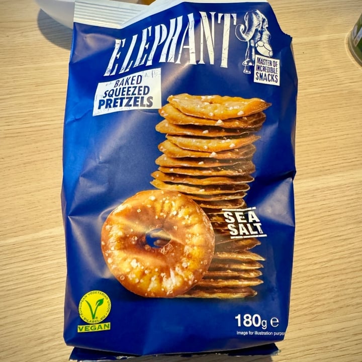photo of Elephant Pretzels with mixed seeds shared by @sorinaparis on  06 May 2024 - review