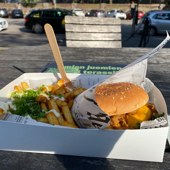photo of Jänö - vegaaninen lippakioski Vöner Burger shared by @brigetteyeo on  06 Oct 2023 - review