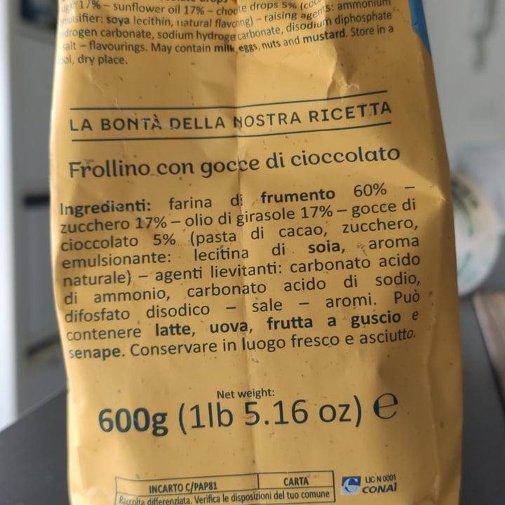 photo of Colussi biscotti con gocce di cioccolato shared by @semidichia on  08 Sep 2025 - review