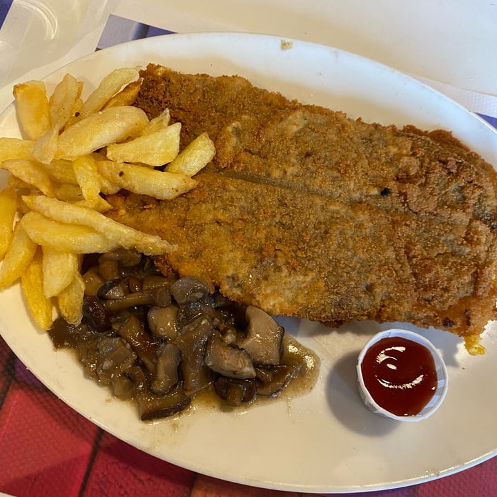 photo of La Cachopería Cachopo de Seitán con relleno al gusto shared by @blurrycarla on  15 Sep 2023 - review