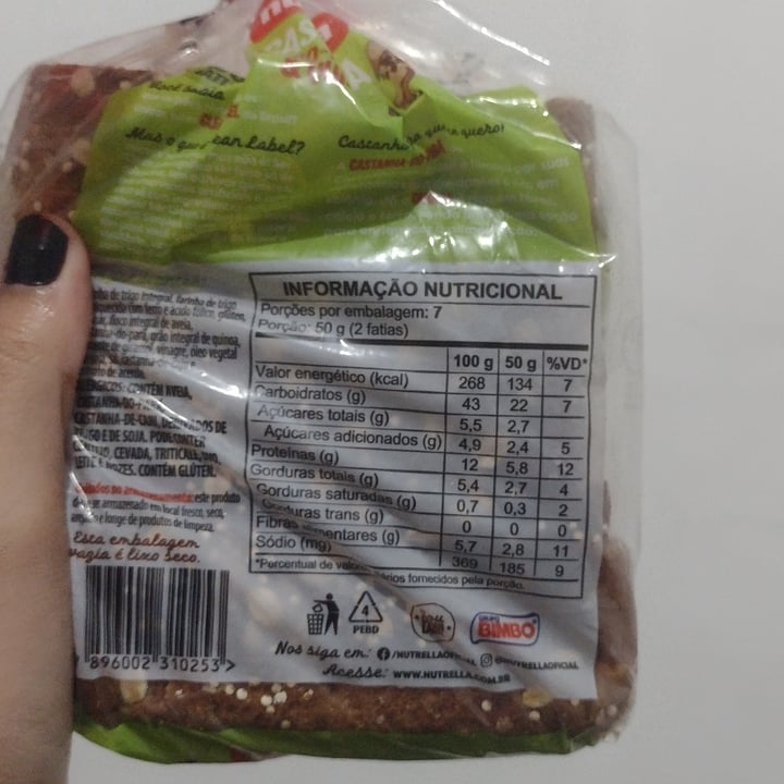 photo of Nutrella Pão com castanha do para e quinoa shared by @tinawltjd on  09 Mar 2025 - review