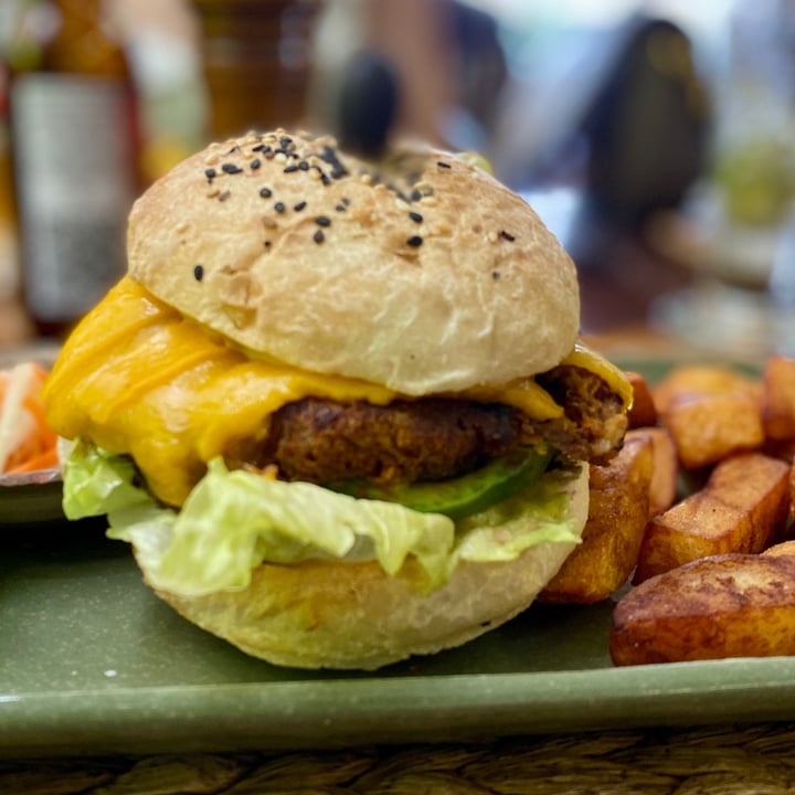 photo of New Leaf Eatery Spiced Bean Burger And Chips shared by @vikas on  01 Apr 2024 - review