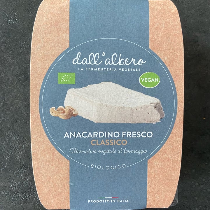 photo of Dall’Albero La Fermenteria Vegetale Anacardino fresco classico shared by @veganenrose on  01 Oct 2023 - review