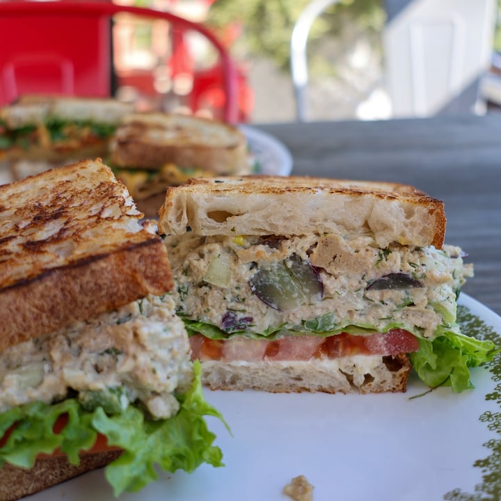 photo of Vida's Plant Based Butcher Chicken Salad Sandwich shared by @lizmaselli on  22 Apr 2024 - review