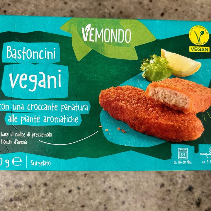photo of Vemondo bastoncini vegani con panatura piante aromatiche shared by @chiara2098 on  11 Jan 2024 - review