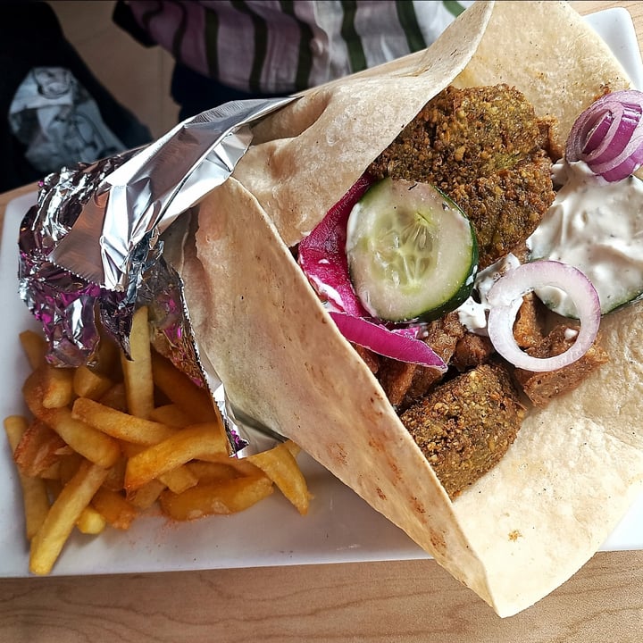 photo of La Cocinita Verde - Comida Vegana Shawarma Wrap with Fries shared by @ndmuse on  06 Oct 2025 - review