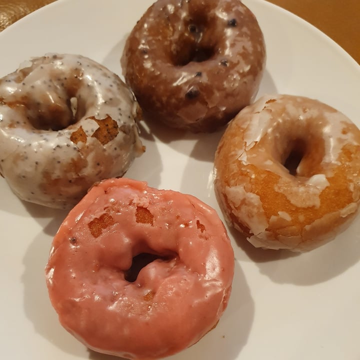 photo of Rainbow Donuts Vegan Blueberry Donut shared by @paniwilson on  20 Oct 2024 - review