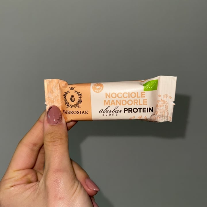 photo of Ambrosiae Barretta Nocciole e mandorle shared by @elisatosi on  19 May 2025 - review