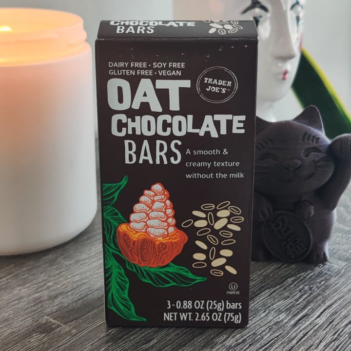 photo of Trader Joe's Oat Chocolate Bars shared by @cinemaspinach on  05 Sep 2023 - review