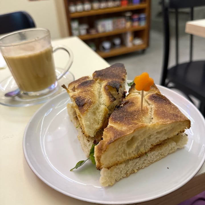 photo of Magg Café Copan Vegan Sandwich shared by @lenazwo on  01 Dec 2023 - review