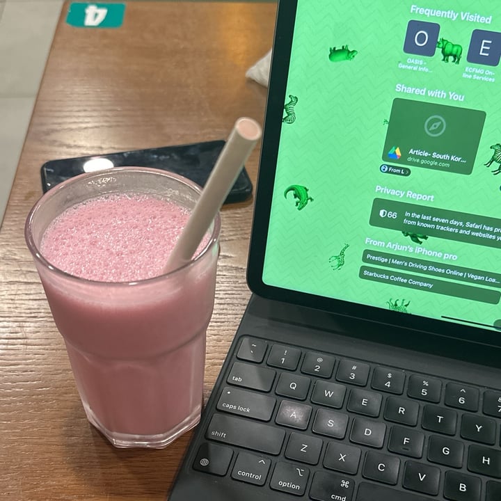 photo of Rollin' Plantz strawberry shake shared by @arjun04 on  28 Sep 2024 - review