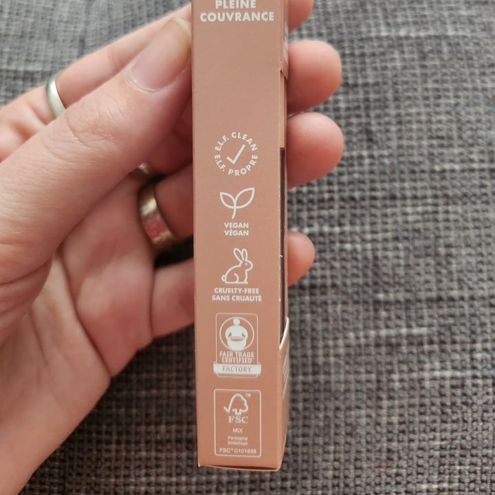 photo of e.l.f. Cosmetics Camo Color Corrector shared by @bojanazl on  06 May 2024 - review