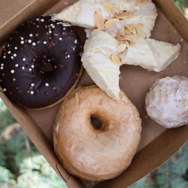 Photo of the dish “Butterscotch Donut”