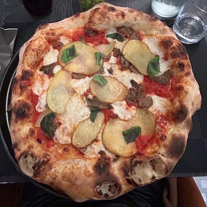photo of Pizzeria "I Partenopei" Brescia boscaiola shared by @rumakaur on  07 Jun 2024 - review