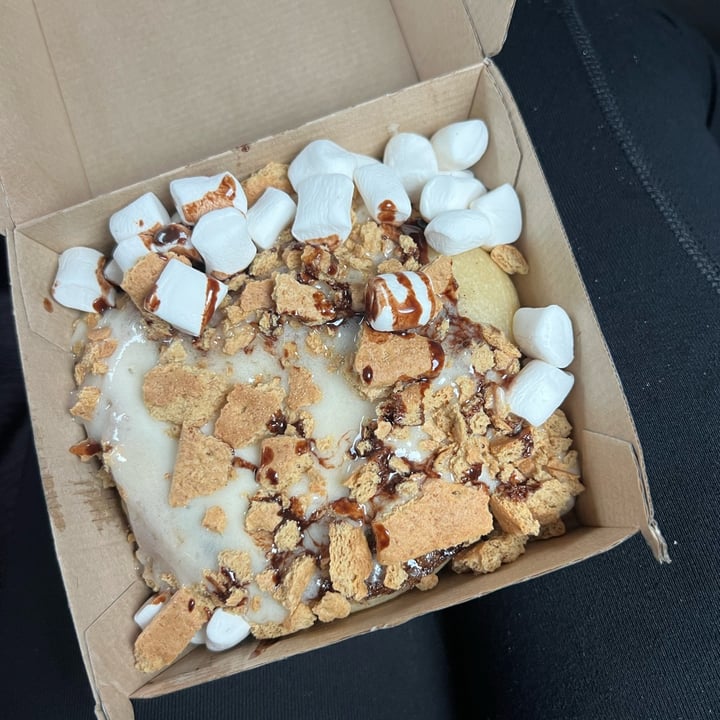 photo of Cinnaholic Campfire Smores shared by @ksvegan17 on  16 Jul 2025 - review